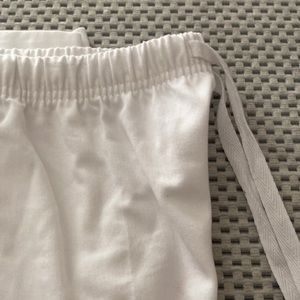 Size Large white capris (30.5” long from elastic tie waist.)